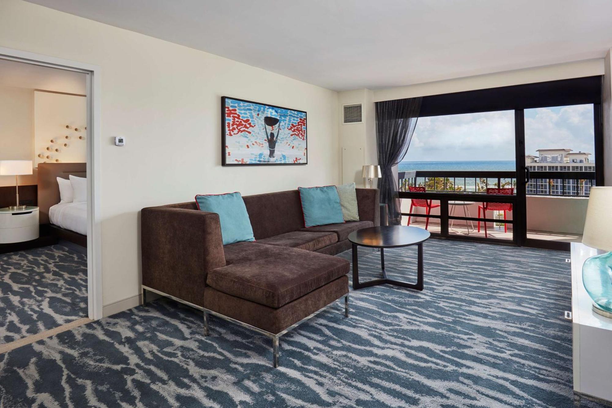 Resort Waterstone & Marina Boca Raton, Curio Collection By Hilton
